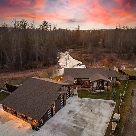 River'S Edge Riverfront With Hot Tub Sauna & Game Room Kalispell Exterior photo