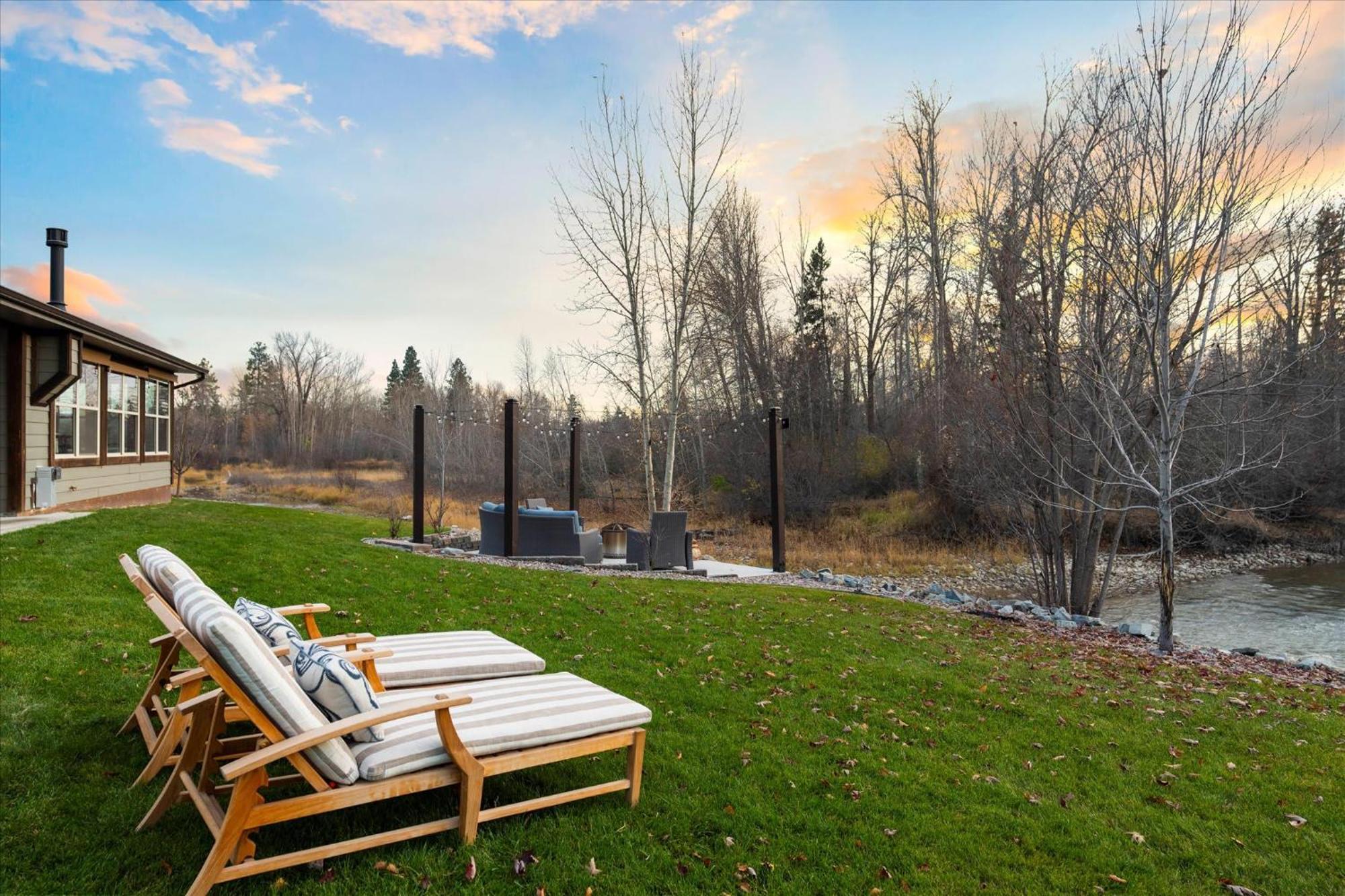 River'S Edge Riverfront With Hot Tub Sauna & Game Room Kalispell Exterior photo